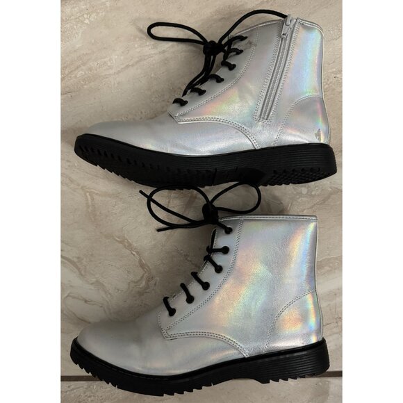 The Children's Place Girl's Lace Up Combat Boots in Metallic Silver Size 6 - Picture 4 of 6